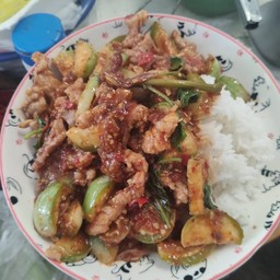 ผัดแกงหมูชิ้นมเขือ