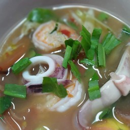 ต้มยำรวมมิตรทะเล ถ้วย