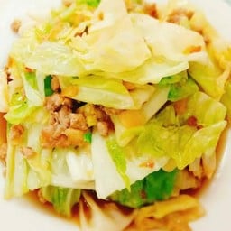 ผัดกล่ำปลี ราดข้าว