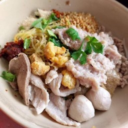 บะหมี่แห้งยำ พิเศษ