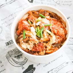 คัตสึด้ง ไก่กรอบ ราดไข่