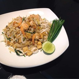 ผัดไทยกุ้งสด