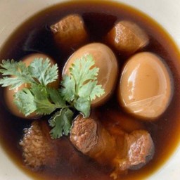 ข้าวแกงเจ๊นุช (ตากสิน 22)