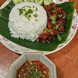 AB สถานีข้าวหมูตุ๋นโค้ก