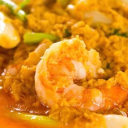 กุ้งผัดผงกะหรี่/พริกไทยดำ