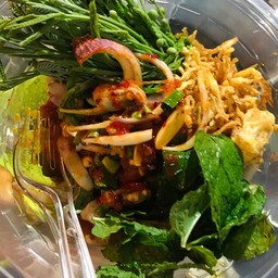 ยำหอยนางรมน้ำพริกเผา