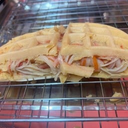 วาฟเฟิลไส้ทะลัก ปังเฟ่อ