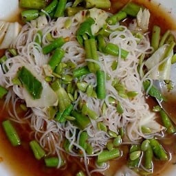 ขนมจีนปลาร้า ข้าวปุ้นซาวบุณฑริก