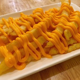 เฟร้นฟรายราดชีส