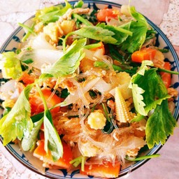 วุ้นเส้นผัดไข่ ผักรวม