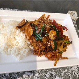 제육덮밥 (곱배기) - เชยุกต๊อบบับ (พิเศษ)