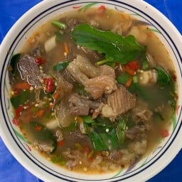 ก๋วยเตี๋ยวยำคุณเกียรติ