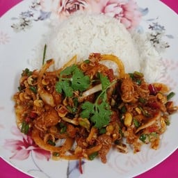 ยำไก่แซ่บราดข้าว
