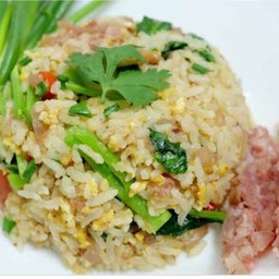 ข้าวผัดแหนม