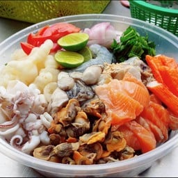 ยำยกร้าน