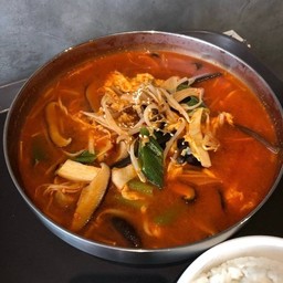 육개장 (곱배기) - ยุกแกจัง (พิเศษ)