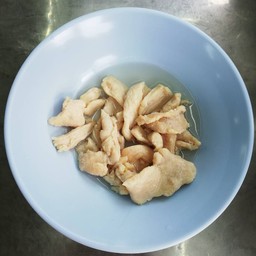 ไก่หมักลวก