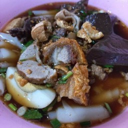ก๋วยจั๊บ & ก๋วยเตี๋ยว นายเต๋าซิ่ง ซอยบางแค4 กลางซอย ใกล้กับร้านเสริมสวย