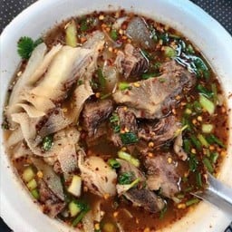 มาวินต้มแซ่บเนื้อโคขุน ตลาดสุวรรณเกียวทอง