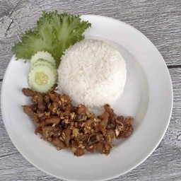 ข้าวราดทอดกะเทียม