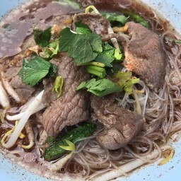 ก๋วยเตี๋ยวน้ำตกแม่บุ๋ม (งานประจำปีวัดไร่ขิง)