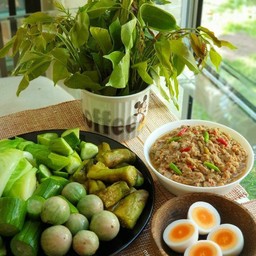 น้ำพริกปลาทู+ปลาทูทอด+ผักรวม รอเพียงแค่10นาที เสร็จ!!!!