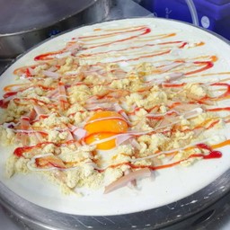 แป้งวนิลา ไข่ไก่ ไส้กรอก หมูหยอง