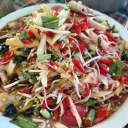 บีบีมอาหารตามสั่งส้มตำเเซ่บนัวร์ หน้าโรงแรมปานจันทร์