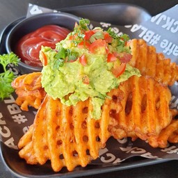 Guacamole Waffle Fries กัวคาโมเล่วาฟเฟิลฟราย