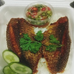 ข้าวปลาแกะ By แม่แพร หลังป้อมตำรวจวัดนาวง