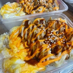 กระเพาหมีตัก (พริก 3 อย่าง)