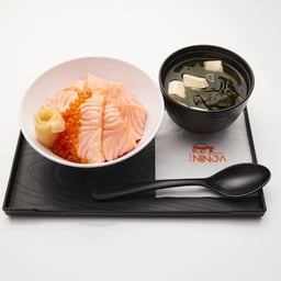 ข้าวหน้าแซลมอนเบิร์น