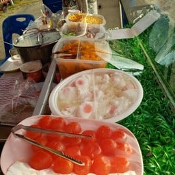 บัวลอยแป้ง ไข่หวาน ไข่เค็ม ทรงเครื่อง