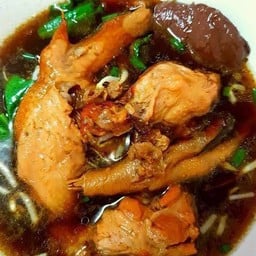 เตี๋ยวไก่ กะเพรา