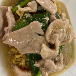 หมี่กรอบราดหน้าหมูนุ่ม