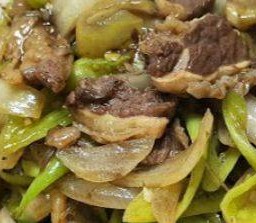 ข้าวเนื้อผัดพริกหยวก+ไข่ดาว