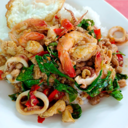 ข้าวกะเพรารวมมิตร