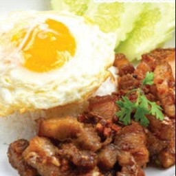 หมูกะเทียม+ข้าว+ไข่ดาว