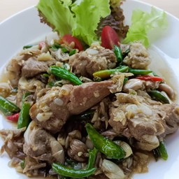 ผัดพริกขี้หนูสวนกระดูกอ่อน