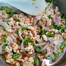 ลาบไก่ แซ่บนัว