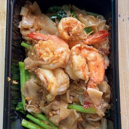 ผัดซีอิ๋วเส้นใหญ่กุ้ง
