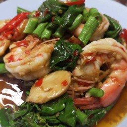 กะเพรา กับข้าว ( Pad Ga prao )