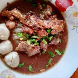 ก๋วยเตี๋ยวหมูตุ๋น  พิเศษ