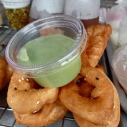 ปาท่องโก๋เกลียวสังขยา