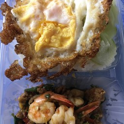 กะเพรากุ้งหมูสับ+ไข่ดาว