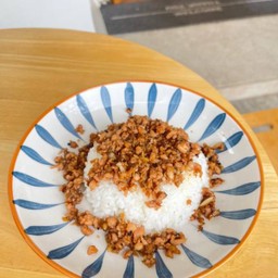 ข้าวหมูสับทอดกระเทียม