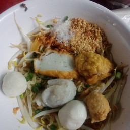 ก๋วยเตี๋ยว บะหมี่แห้ง ต้มยำ