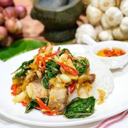 ข้าวราดผัดกะเพรา