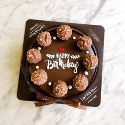 Ferrero Larna Cake 2 pound