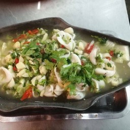 ปลาหมึกนึ่งมะนาว